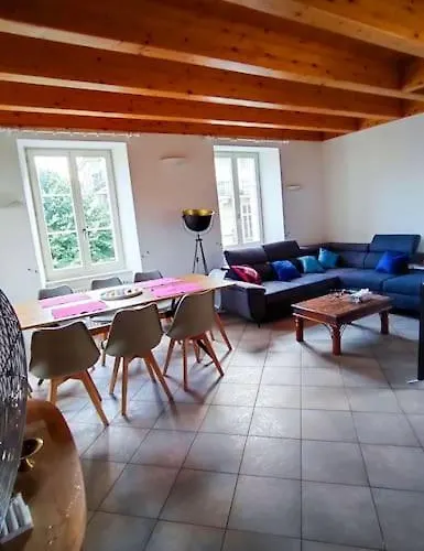 アパート Duplex Avec Vue Et Montagnes モントルー